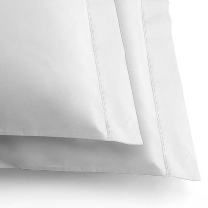 Two pillows in certified organic cotton snow color